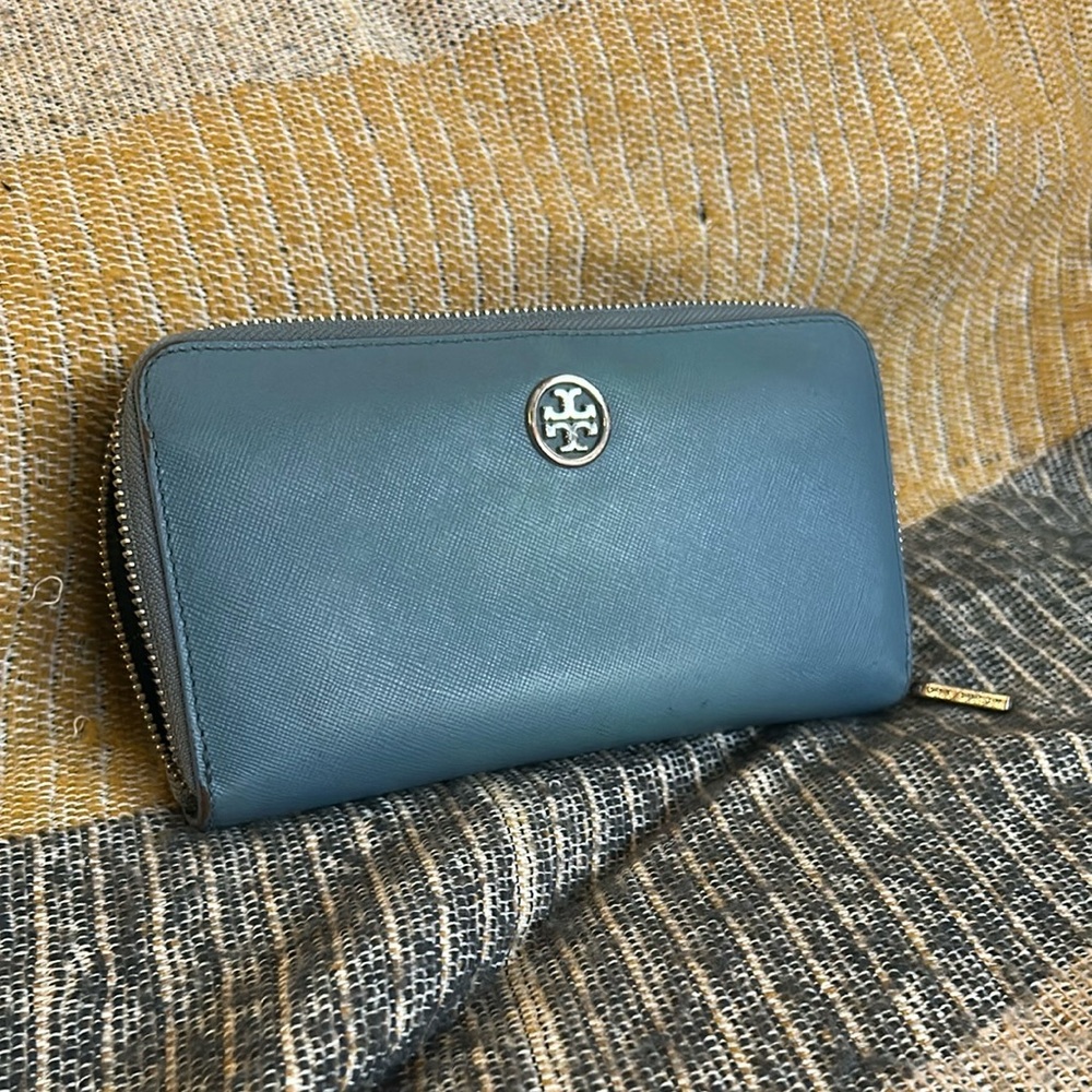 Tory Burch Zip-Around Wallet